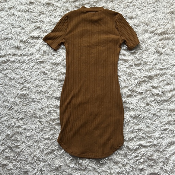 Short casual dress - Picture 3 of 4